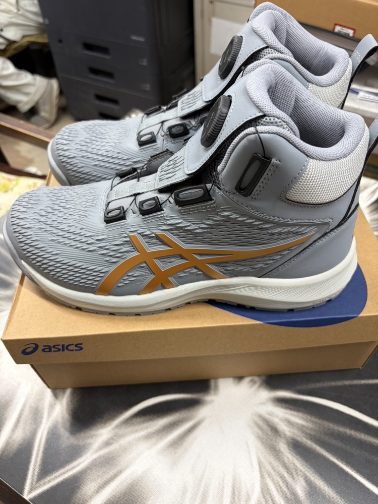アシックス安全靴入荷しました！